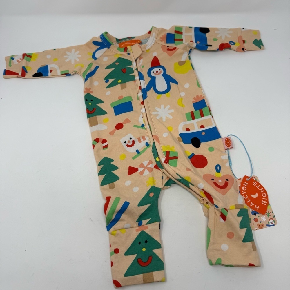 Halcyon Nights NWT Twinkle Town Long Sleeve Romper Pjs Newborn Christmas Holiday